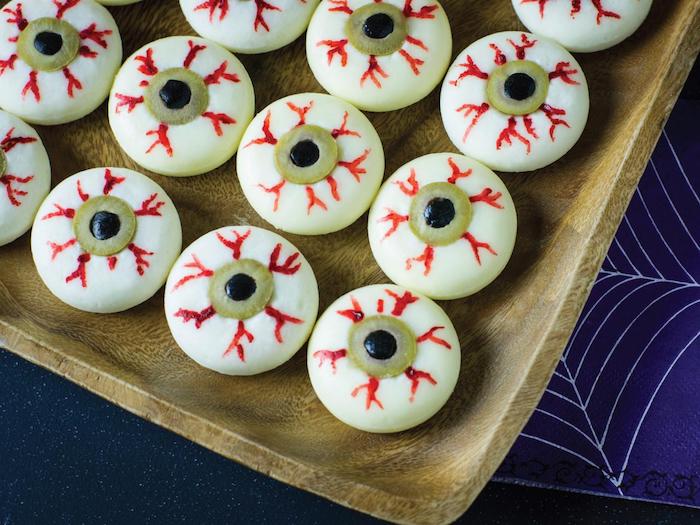 zombie augen als hallowee snacks