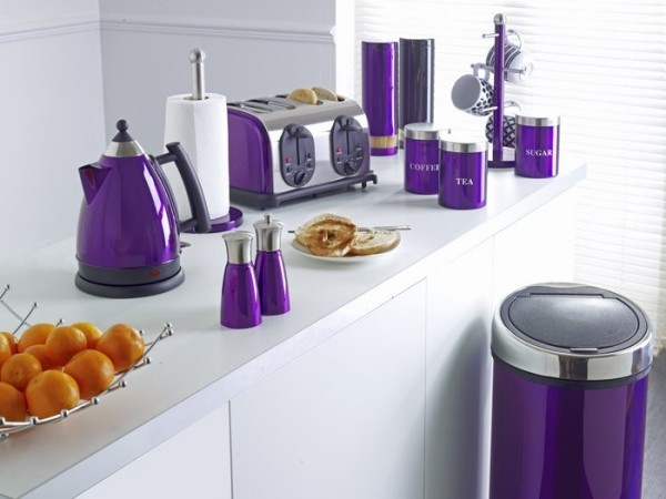 küchendeko stilvolle accessoires in lila gestalten