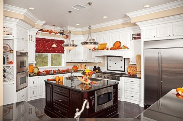 küchendeko stilvolle accessoires in orange anordnen
