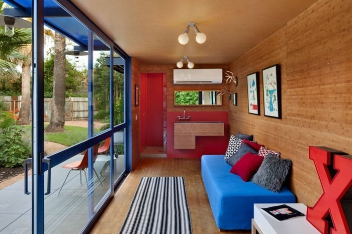 Container-Guest-House-living-room