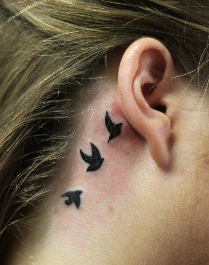 vogel tattoo kleine tattoos frauen