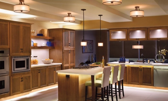 schöne kücheneinrichtung küchenbeleuchtung hängeleuchten küche