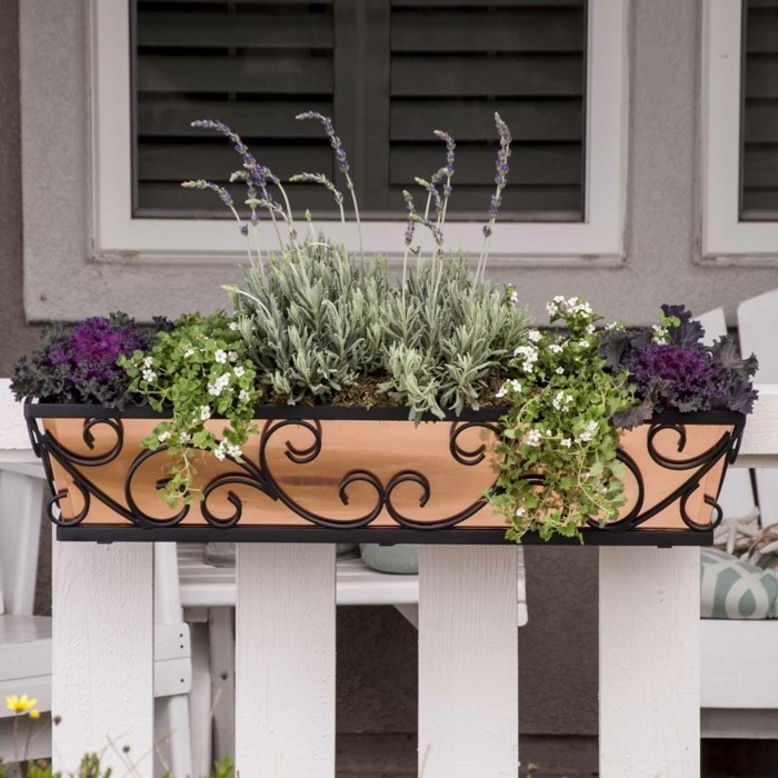 balkon bepflanzen topfen tulpen lavendel