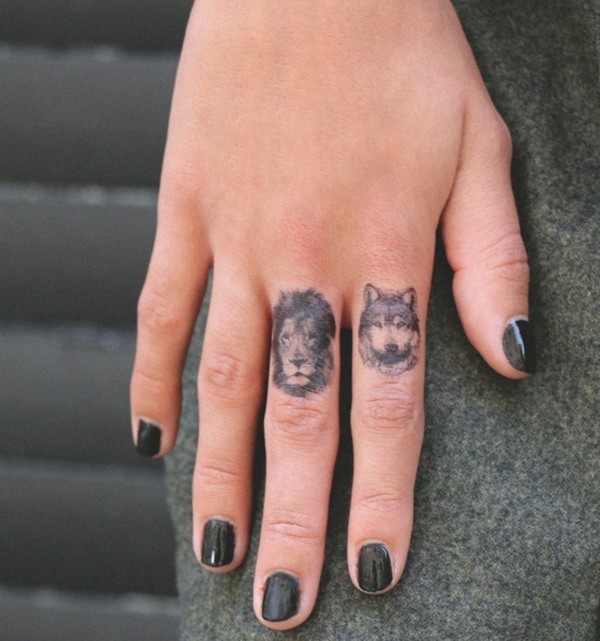 kleine finger tattoos wolf tattoo ideen