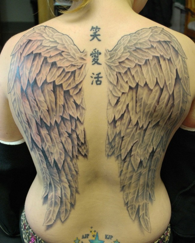 Flügel tattoo Flügel tattoo rücken ideen