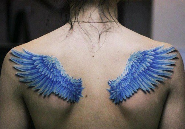 Flügel tattoo farben