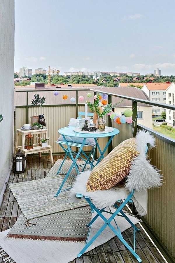 kleiner balkon kleine terrasse gestalten