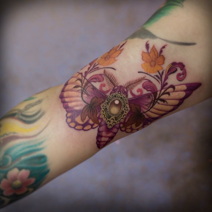 frauen tattoo arm tattoo schmetterling tattoo