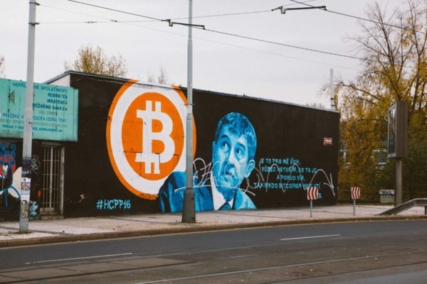 Street art mann und bitcoin