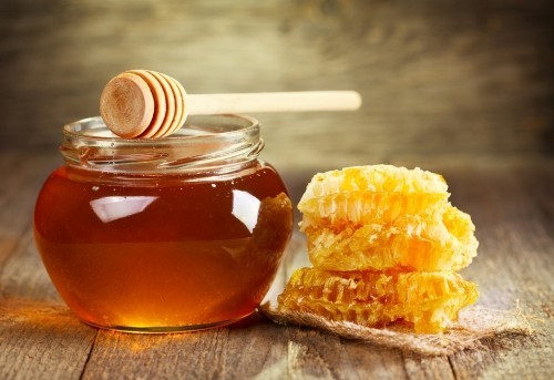 Tipps gegen Halsschmerzen honig