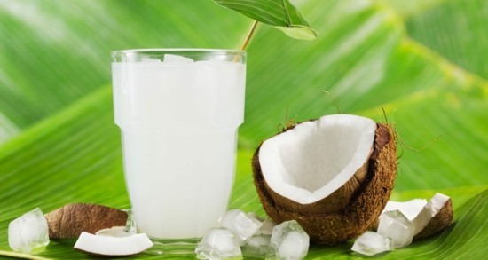kokosnusswasser gesund pigmentflecken entfernen
