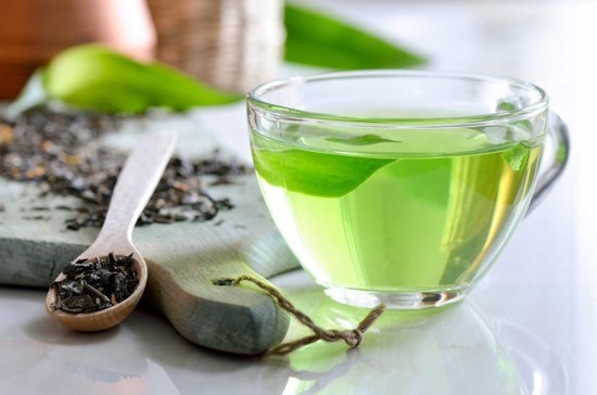 pigmentflecken entfernen mit grünem tee