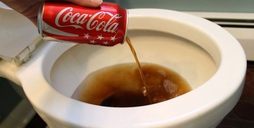 Rost entfernen mit Cola toilette