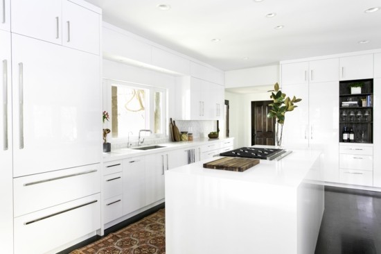 design weiße Kücheneinrichtung