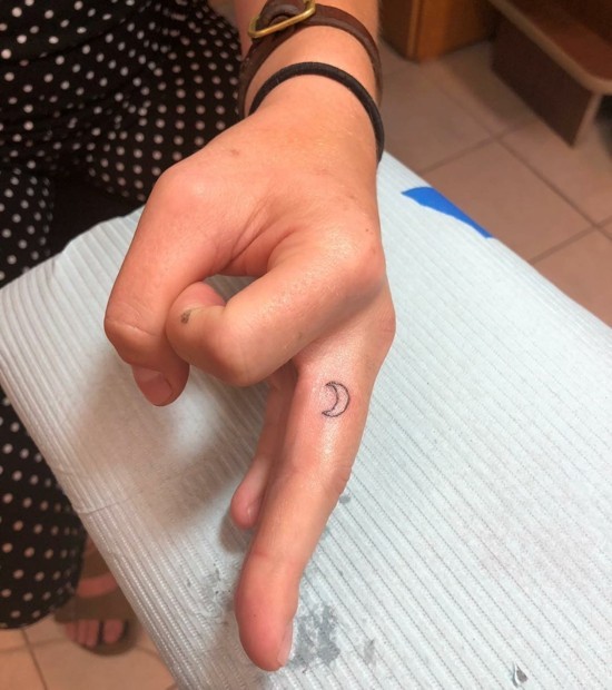 tattoo am finger formen design