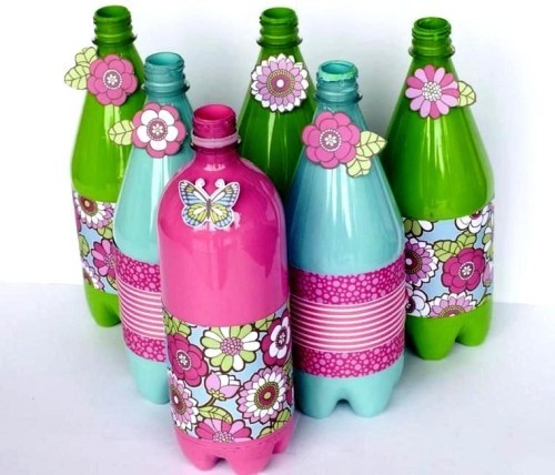 Basteln mit Plastikflaschen mit tonpapier und farbe
