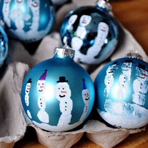 Kreative Weihnachtsgeschenke selber machen ornamente mit handabdrücke
