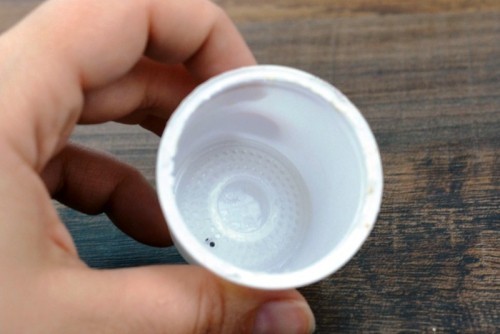 Schmuck aus Kaffeekapseln filter entfernen