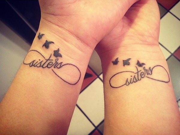 namen als Tattoos für Schwestern