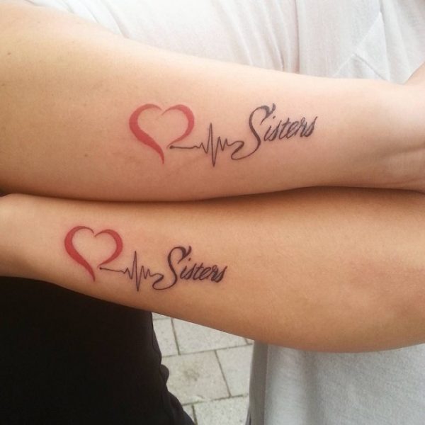 zeichen liebe Tattoos für Schwestern