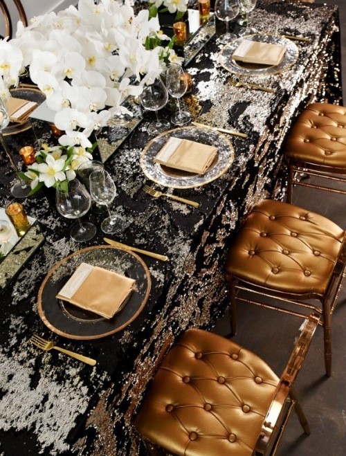 Goldene Silvester Tischdeko gold und schwarz weiße orchideen