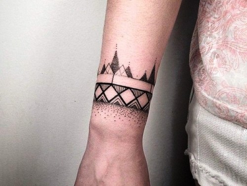 Handgelenk Tattoo Ideen für männer geo armband