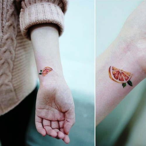 Handgelenk Tattoo Ideen kleine orange viertel