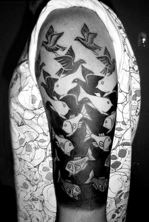 Negative space Tattoo Motive fisch und vogel illusion