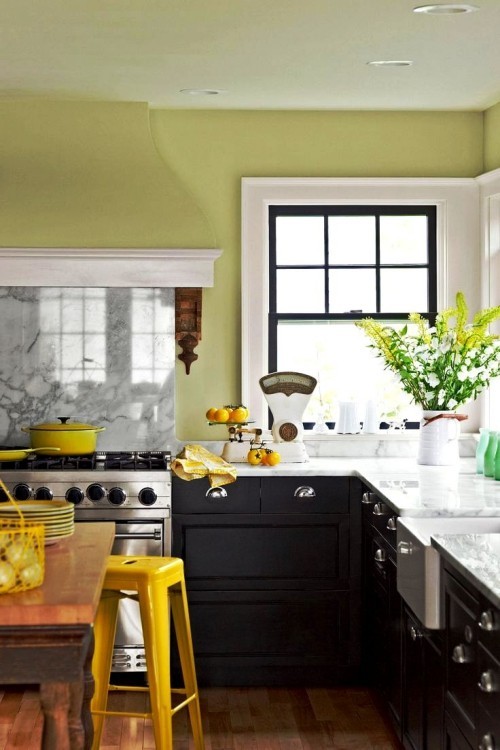 Retro Küche einrichten schwarz gelb und grün