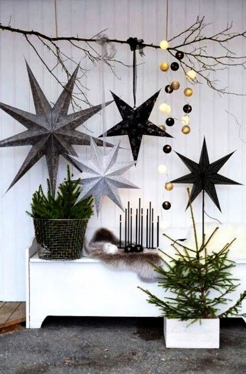Weihnachtssterne falten weiß schwarz und grau beherrschen die szene
