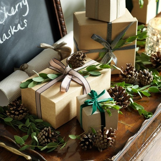 geschenke verpacken weihnachtsgeschenke einpacken