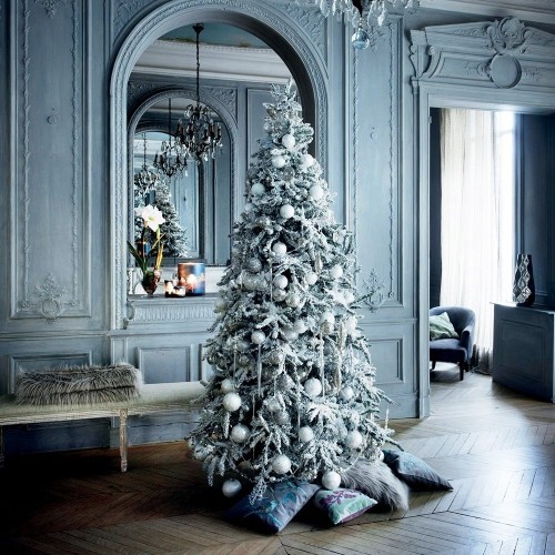 künstlicher Weihnachtsbaum wintermärchen in viktorianisches haus