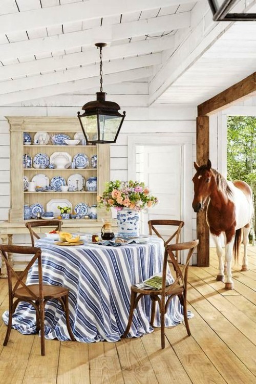 Besch Farbe esszimmer im landhaus mit pferd