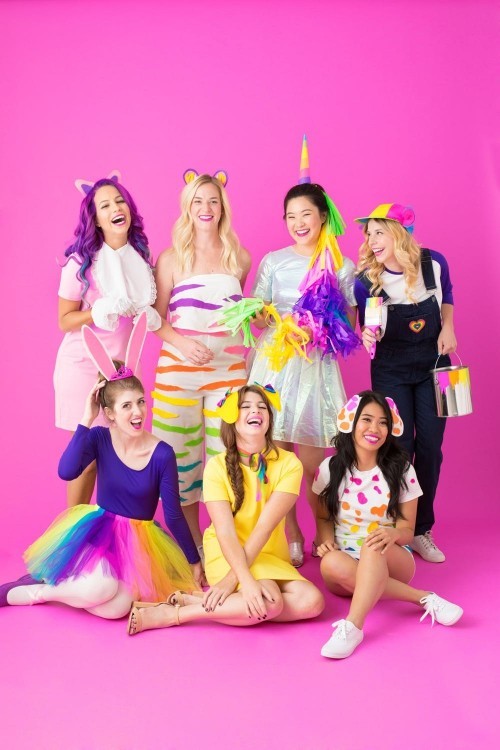 Gruppenkostüme Karneval bunte kostüme regenbogen farben