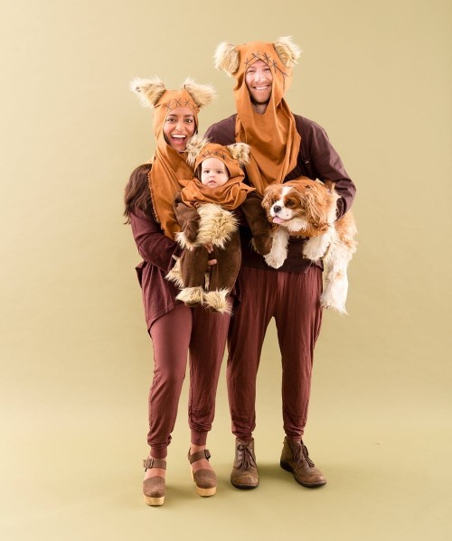 Gruppenkostüme Karneval ewoks star wars serie familie mit hund
