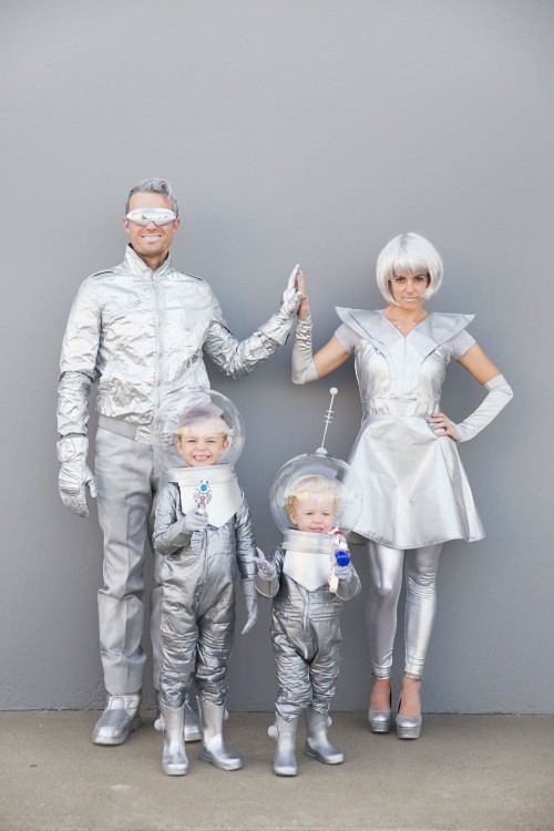 Gruppenkostüme Karneval futuristische familie mit kinder