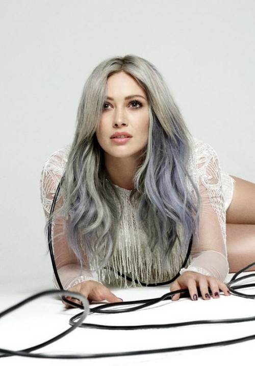 Haare Grau färben und stolz präsentieren Hilary Duff