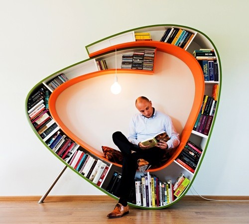 einzigartig kreative Bücherregale und Bücherschränke bücherwurm zum sitzen und lesen