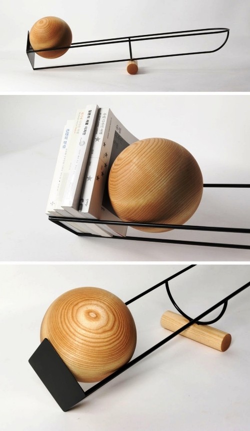 einzigartig kreative Bücherregale und Bücherschränke holzball und metallrahmen unterstützt bücher