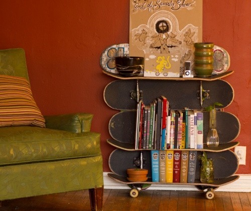 einzigartig kreative Bücherregale und Bücherschränke skateboards upcycling regal originell