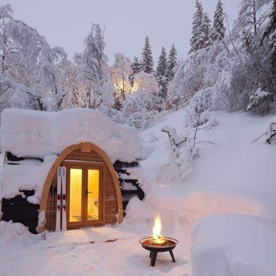 schnee konzept für winterhütte design ideen baumhaus ferienhaus