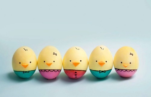 Oster Eier bemalen – kreative Ideen und Anleitungen küken auf eier zeichnen niedlich süß