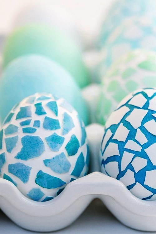 Oster Eier bemalen – kreative Ideen und Anleitungen mosaik eier aus gebrochenen eierschalen