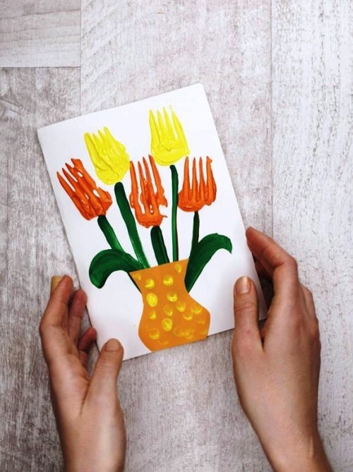 80 frische frühlingshafte Ideen zum Tulpen basteln bedruckte mit gabeln grußkarte bunt