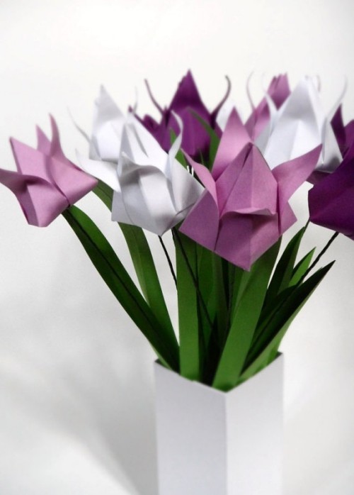 80 frische frühlingshafte Ideen zum Tulpen basteln papier blumen lila weiß bastelpapier