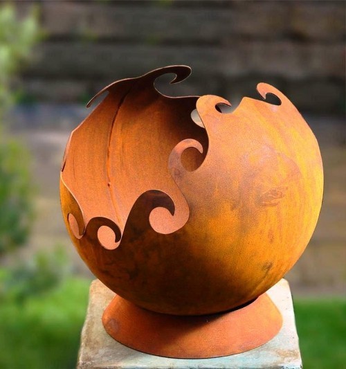 95 rostige Gartendeko Ideen für ein bezauberndes Vintage Exterieur blumentopf feuerball aus rostiges metall
