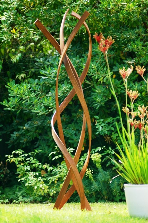 95 rostige Gartendeko Ideen für ein bezauberndes Vintage Exterieur skulptur extravaggant und modern aus rost