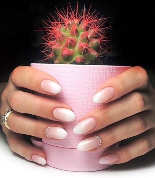 Babyboomer Nägel ist die neue moderne French Maniküre kurze ovale nägel ombre französische kaktus