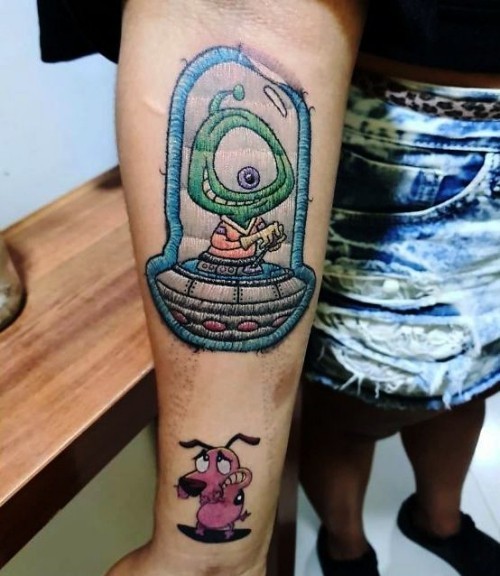 60 wunderschöne Kreuzstich Tattoos zum Inspirieren courage der feige hund und aliens