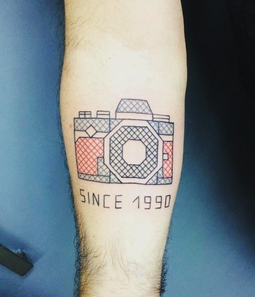 60 wunderschöne Kreuzstich Tattoos zum Inspirieren retro altes fotoapparat
